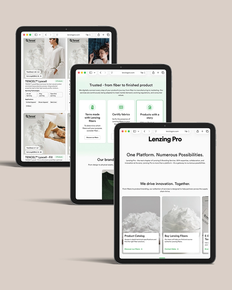 Three tablets with Lenzing websites open (Photo)